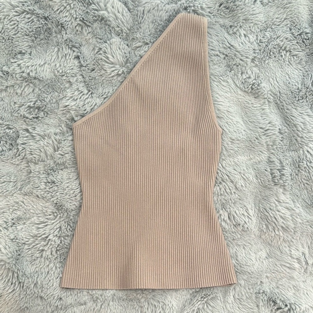 Aritzia Babaton Women’s Sculpt Knit Seven Top